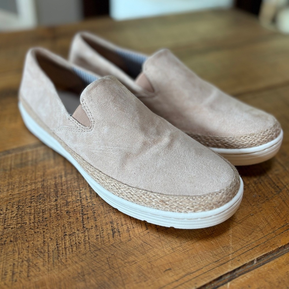 NEW Clarks Womens Blush Suede Leather Upper Slip On Casual Shoes Size 9M
